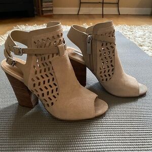 Awesome suede shoe/sandal !!